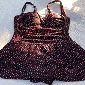 Shore shapes ladies swim suit no. Size 10 ruched with short attached skirt